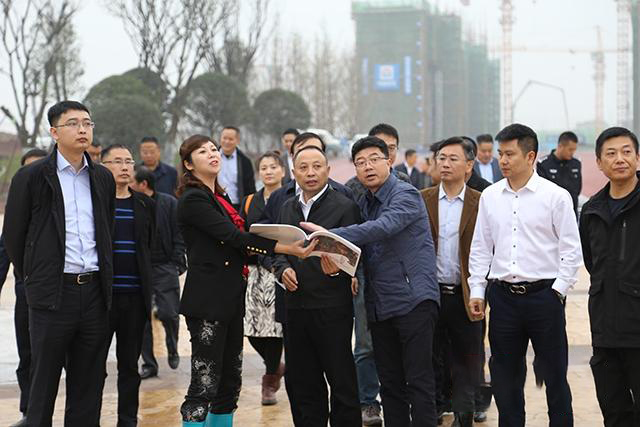 自貢市委副書記、市長何樹平調(diào)研督導(dǎo)彩燈大世界