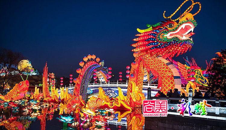 自貢燈會如何在保持傳統(tǒng)文化內(nèi)核的基礎(chǔ)上堅持局部創(chuàng)新？