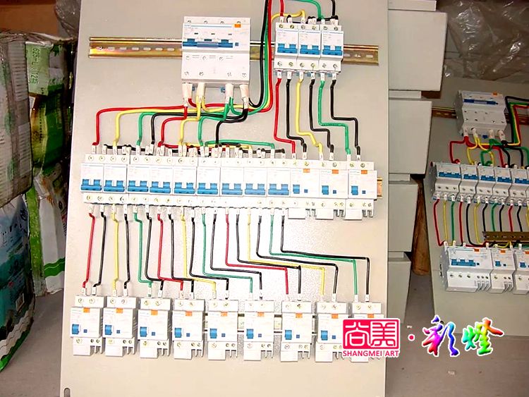 舉辦燈會用的彩燈是用三相電還是兩相電？