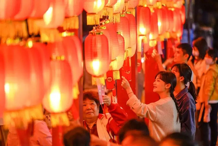 中國(guó)人為何喜歡掛燈籠？掛燈籠有何象征意義？